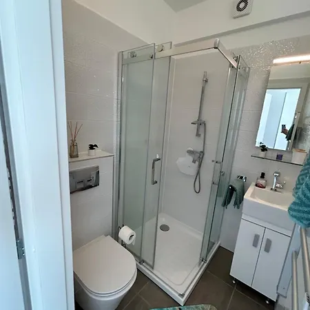 Sunroz Apartman *
